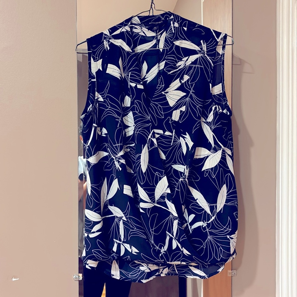 Banana Republic Floral Sleeveless Blouse XS